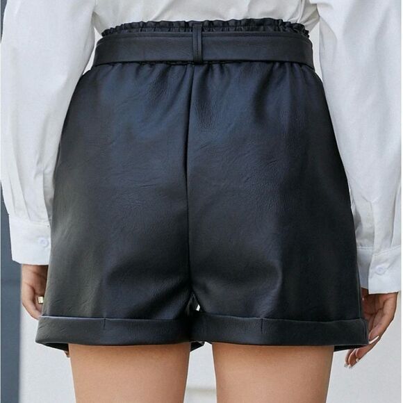 EIlly Bazar Black High-Waisted Faux Leather Shorts Size L - Picture 3 of 9